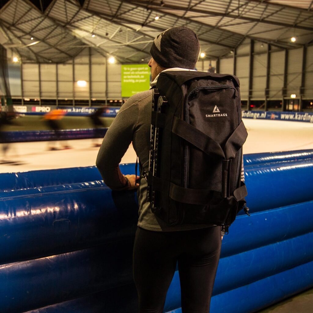 Instagram post from smartbags_com. This post is in position 16.